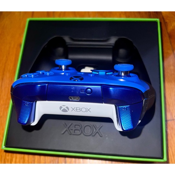 Xbox Elite Series 2 Core Controller - Picture 3 of 4
